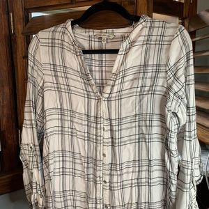 Calvin Klein White and Black Flannel Top